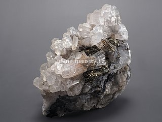 kalcit + pyrit