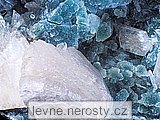 heulandit + chalcedon + apofylit