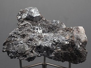 skutterudit + löllingit