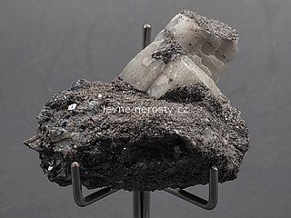 skutterudit + löllingit